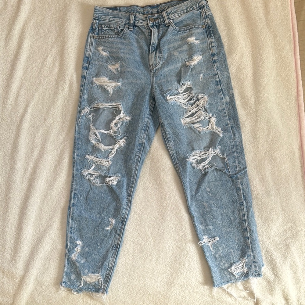 Distressed Blue Mom Jeans x-short